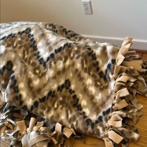 Cozy Tan and Brown Patterned Throw Blanket